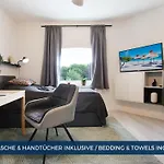 Rtr - Fuer 1 Person - Voll Ausgestattet - Zentrum - Parken - Smart Tv - Wifi - Modern *